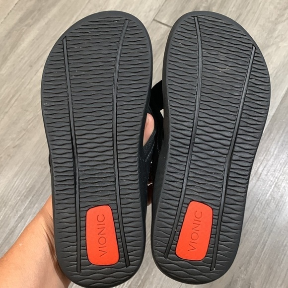 Vionic Black Thong Style Flip-Flop Sandals size 7 main image 4